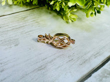 Load image into Gallery viewer, Pearl Party - Open an Oyster!