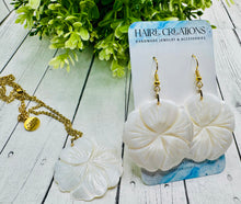 Load image into Gallery viewer, White Shell Flower Necklace &amp; Earrings Set
