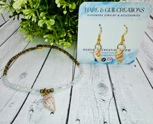 Load image into Gallery viewer, Gold &amp; White Shell 🐚 Earrings
