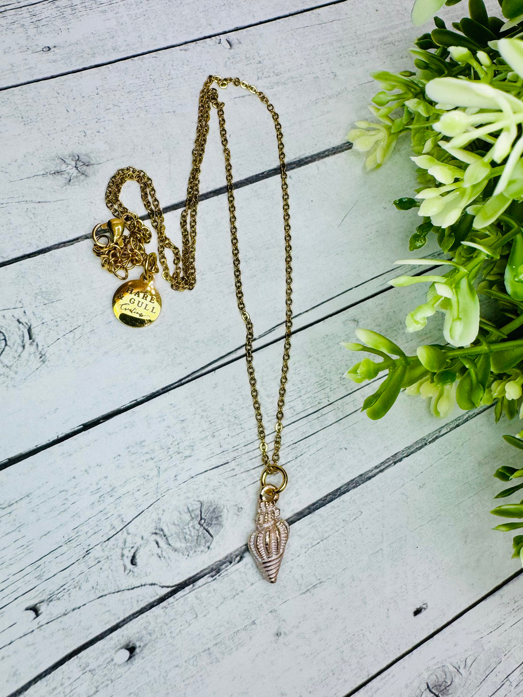 Gold & White Shell 🐚 Necklace