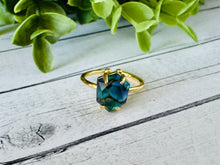 Load image into Gallery viewer, Genuine Mother of Pearl Shell Ring

