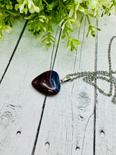 Load image into Gallery viewer, Genuine Heart Agate Necklace - Navy &amp; Brown
