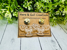 Load image into Gallery viewer, Famous Moose Mug Dangles
