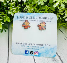 Load image into Gallery viewer, Scarecrow Studs
