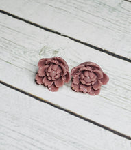 Load image into Gallery viewer, Mauve Peony Earrings 13mm
