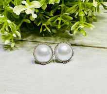 Load image into Gallery viewer, The Marilyn Pearl - 12mm Stud
