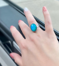 Load image into Gallery viewer, Faceted Oval Mood Ring - 13x18mm
