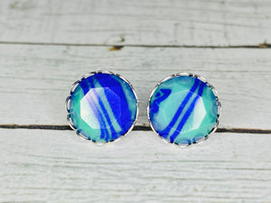 Blue & Green Swirl Faceted Marble Studs in Silver Scalloped Studs