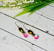 Load image into Gallery viewer, Hot Pink Druzy Agate beaded necklace &amp; Earrings
