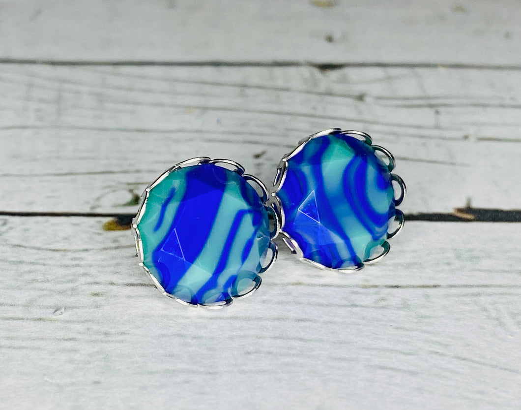 Blue & Green Swirl Faceted Marble Studs in Silver Scalloped Studs