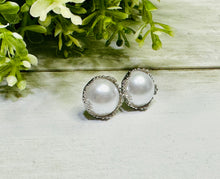 Load image into Gallery viewer, The Marilyn Pearl - 12mm Stud
